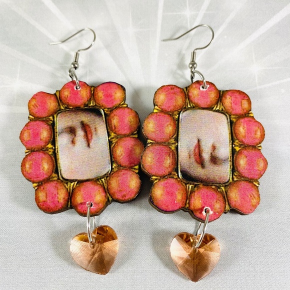 House Of Adornments Jewelry - Kiss kiss Victorian image earrings with peach heart crystals